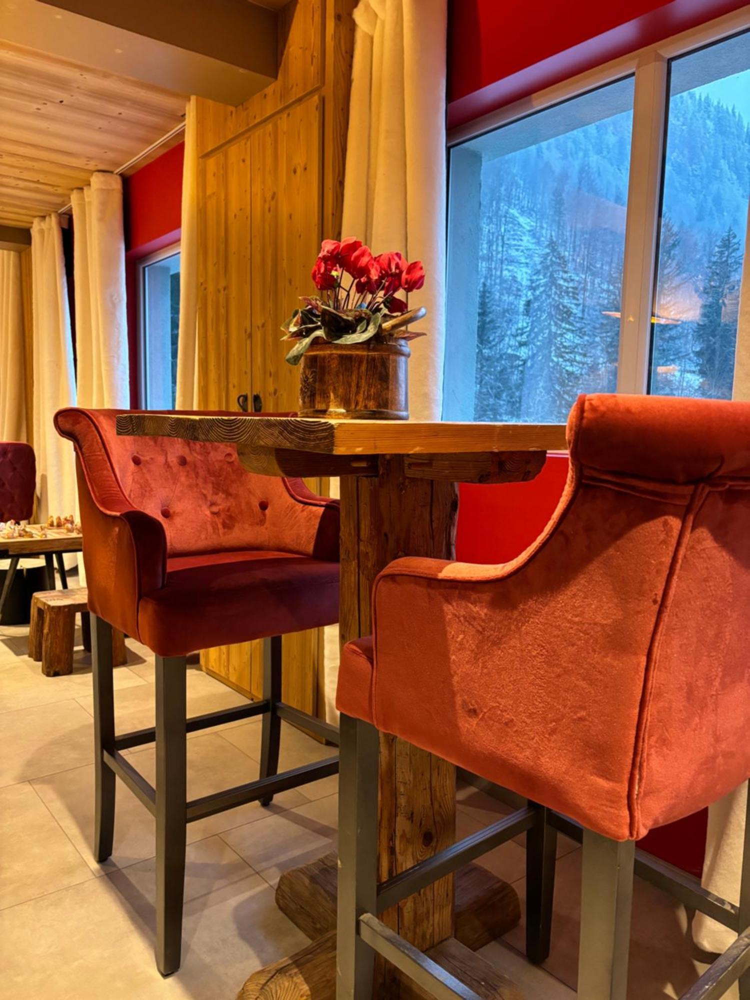 Les Secrets - Suites & Apartments Montriond Exteriör bild